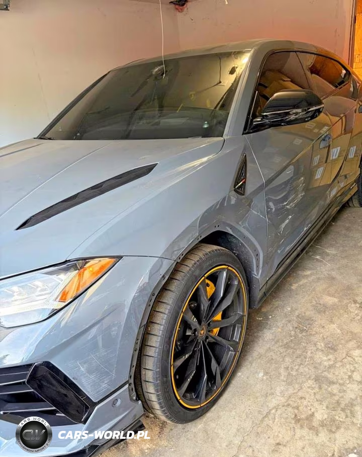 2024 Lamborghini Urus S VIN:ZPBUB3ZL1RLA31904 - 11