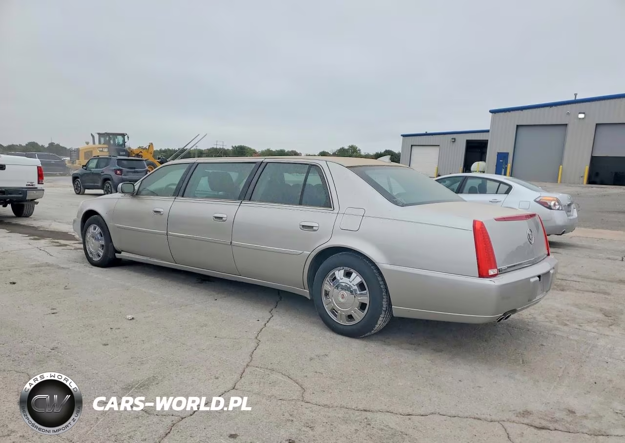 2010 Cadillac Professional Chassis VIN:1GEGK9CY9AU550118 - 2