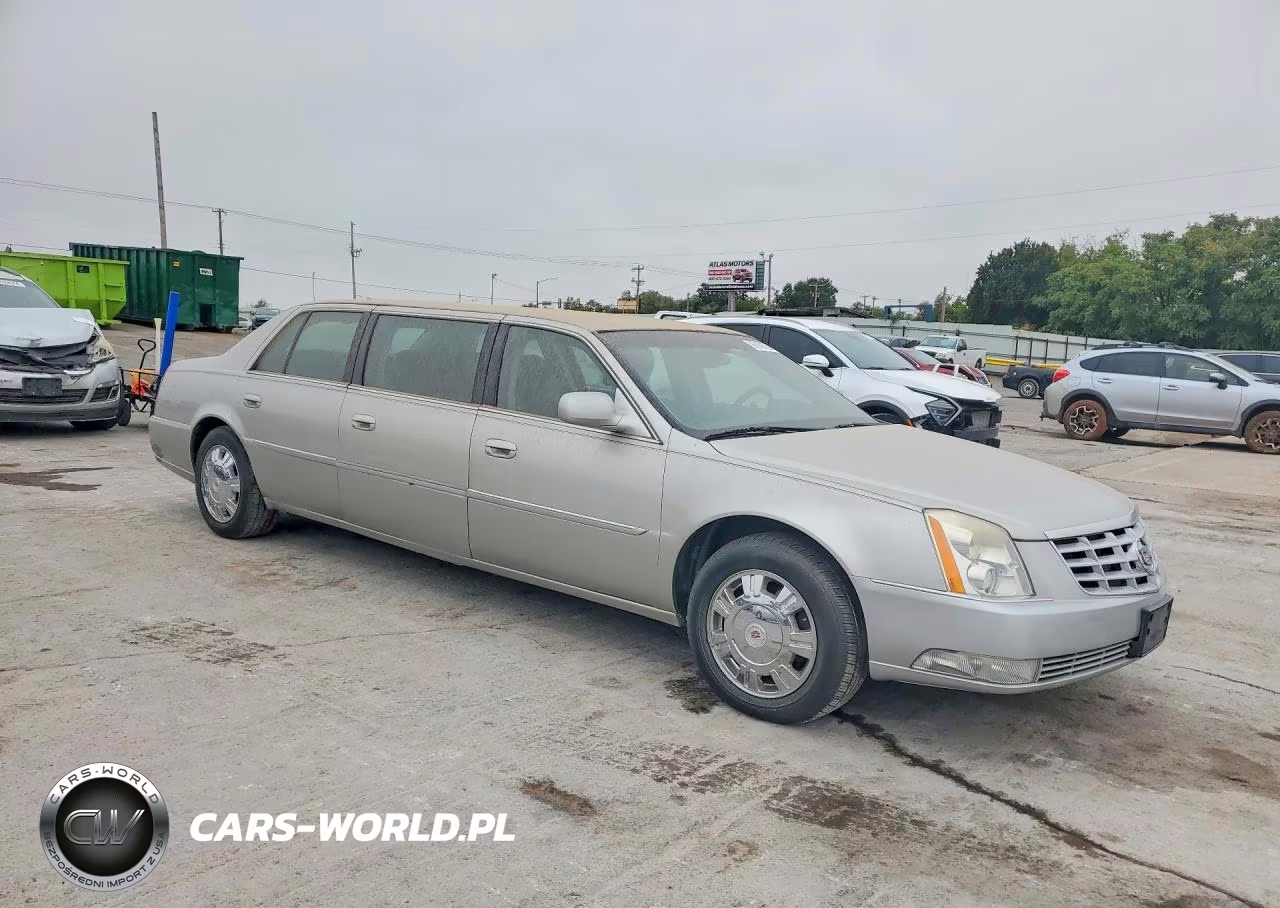 2010 Cadillac Professional Chassis VIN:1GEGK9CY9AU550118 - 4
