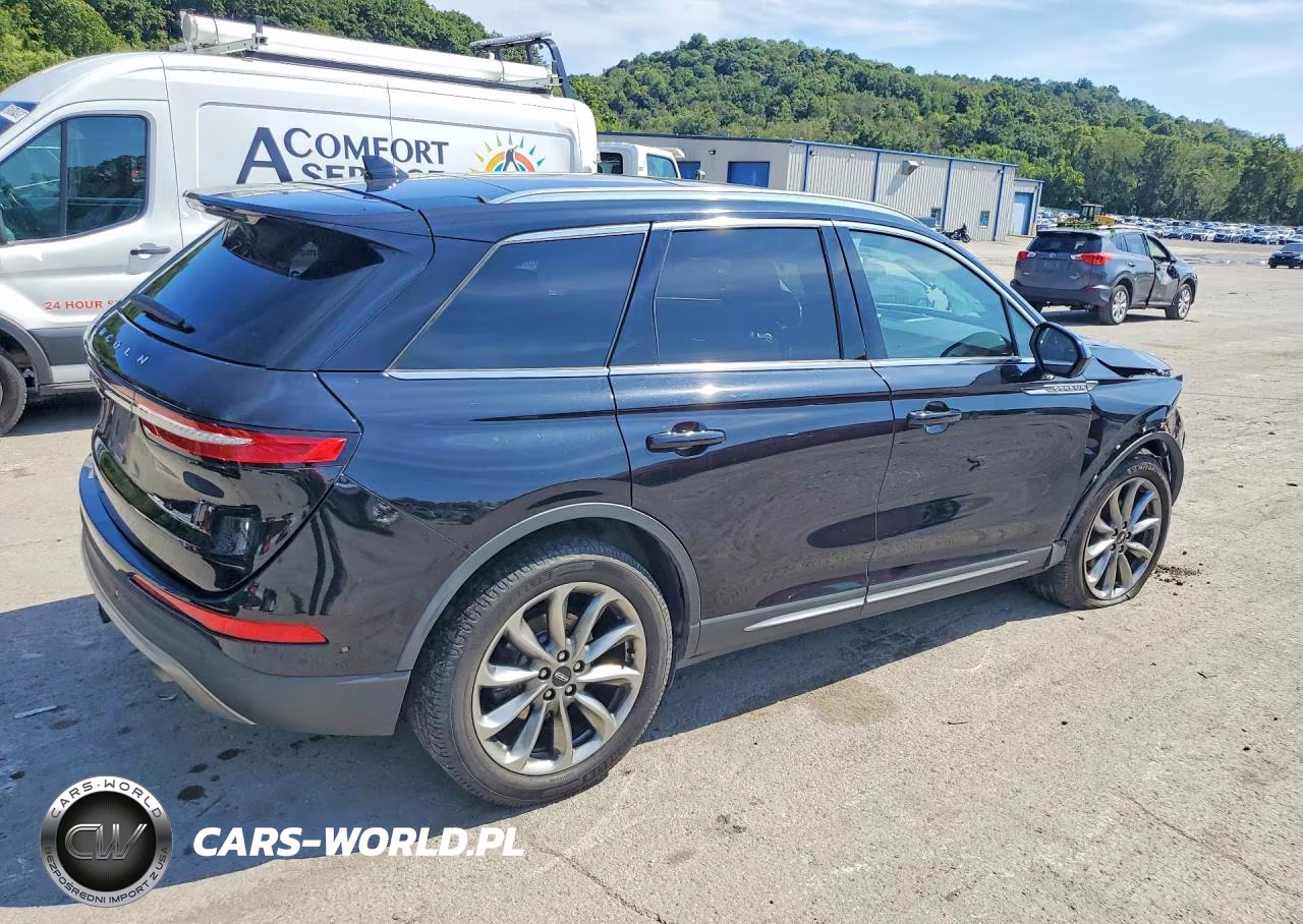 2021 Lincoln Corsair VIN:5LMCJ1D97MUL10209 - 3
