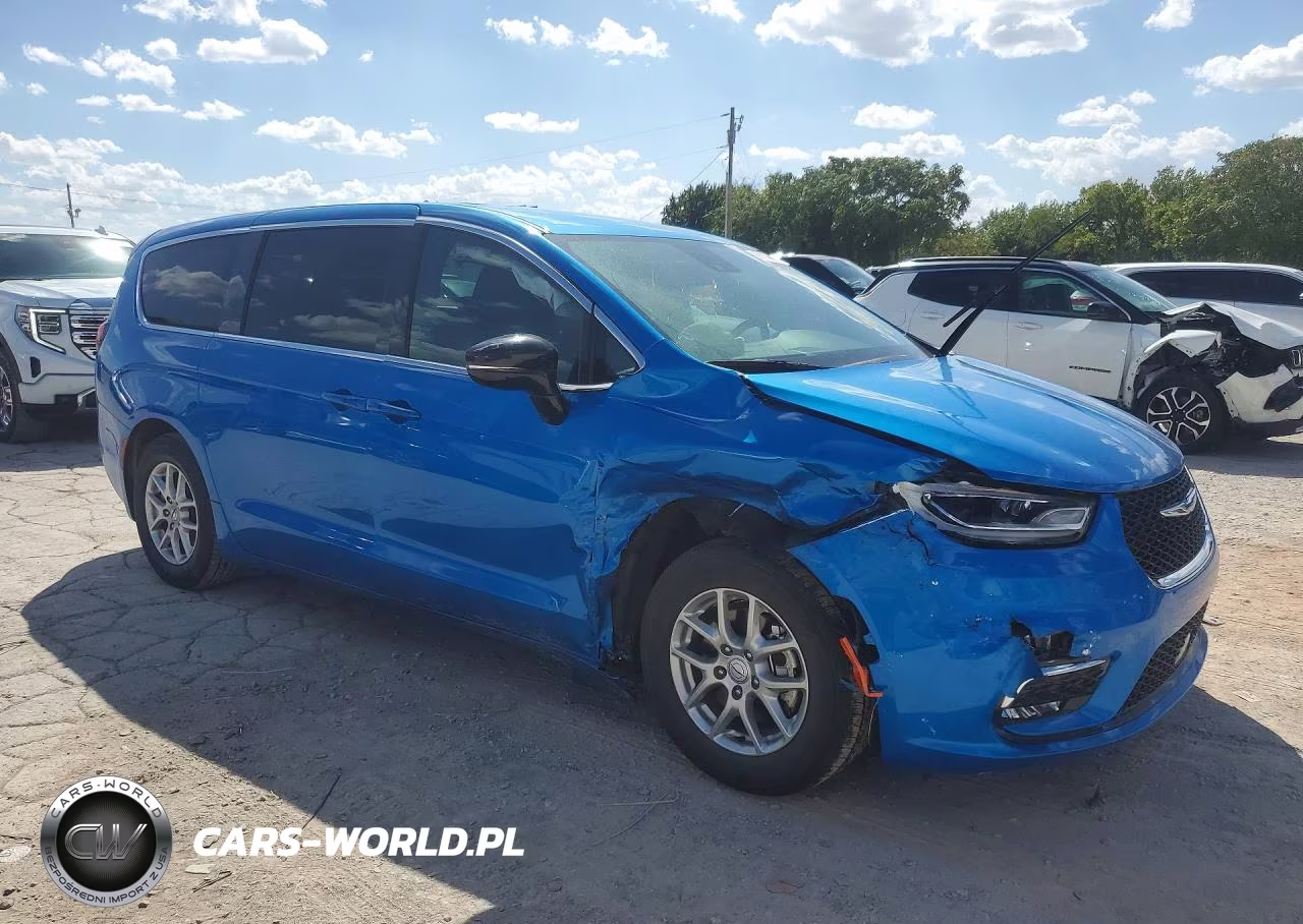 2026 Chrysler Pacifica Select VIN:2C4RC1BG6TR220865 - 4