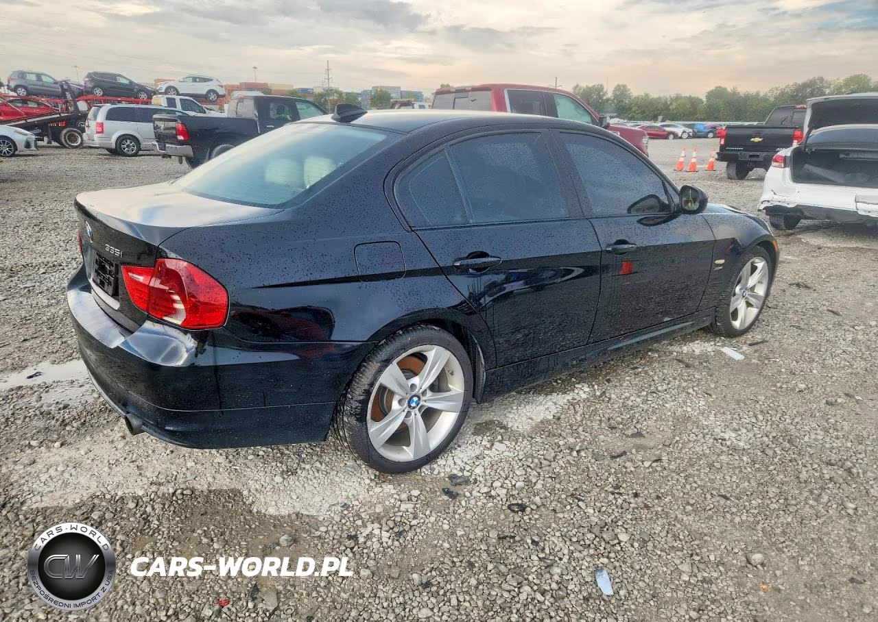 2011 BMW 335 Xi VIN:WBAPL5G51BNN23941 - 3
