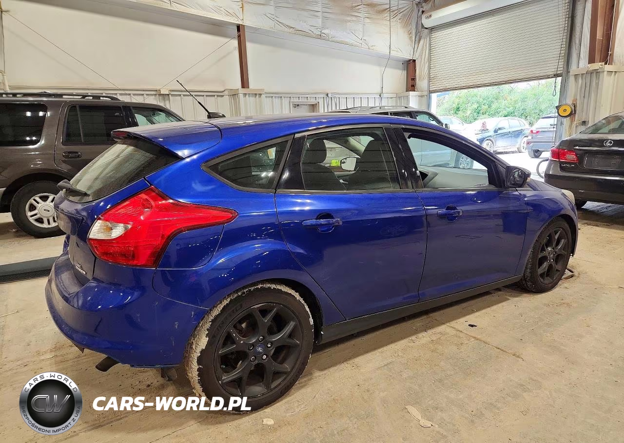 2014 Ford Focus Se VIN:1FADP3K24EL136205 - 3