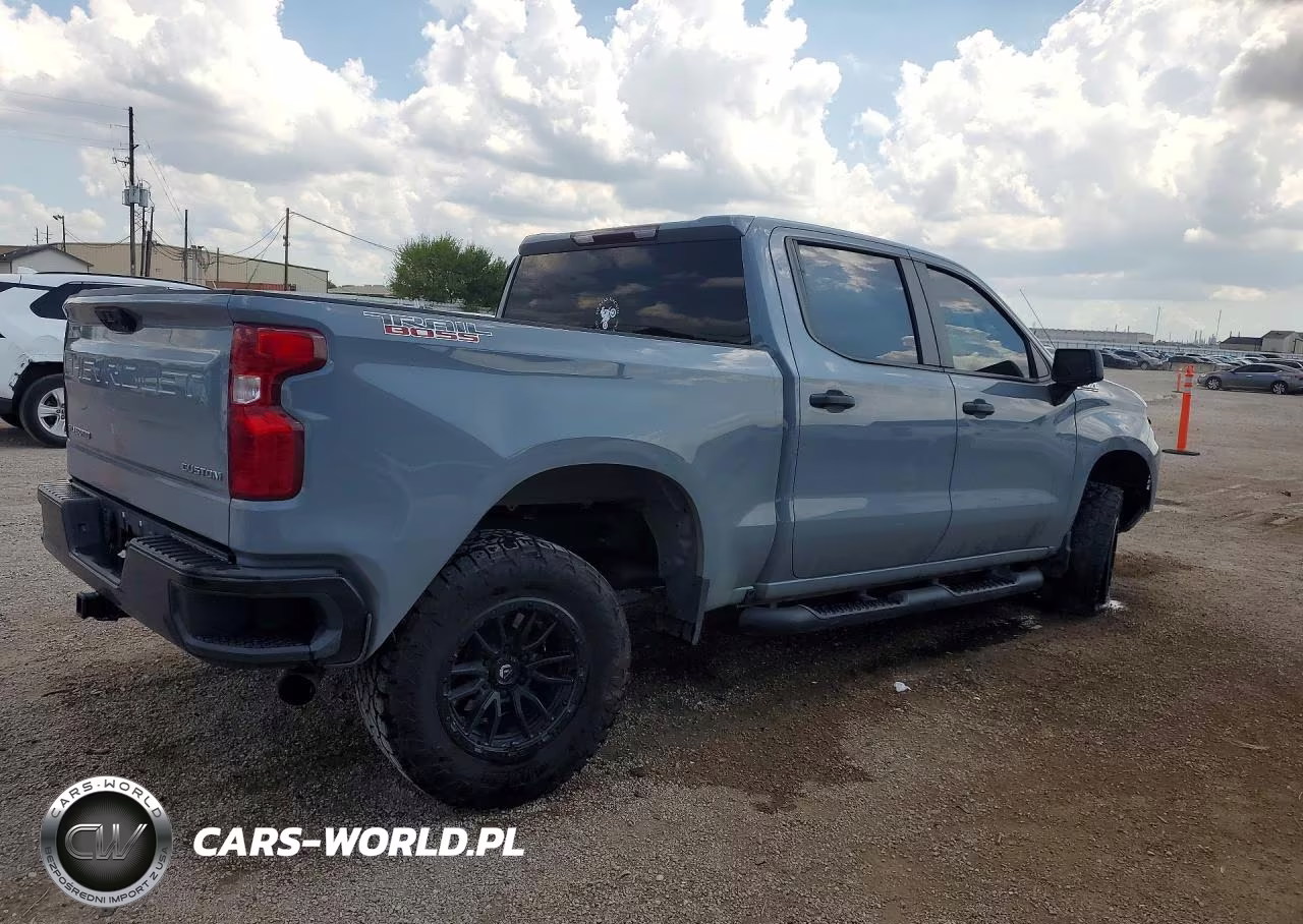 2024 Chevrolet Silverado K1500 Trail Boss Custom VIN:3GCPDCEK9RG235987 - 3