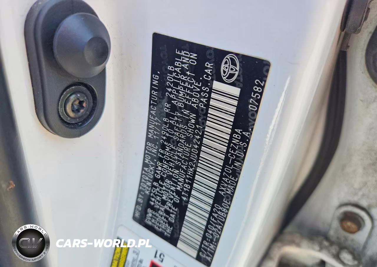2018 Toyota Camry Le VIN:4T1B11HK2JU042421 - 12