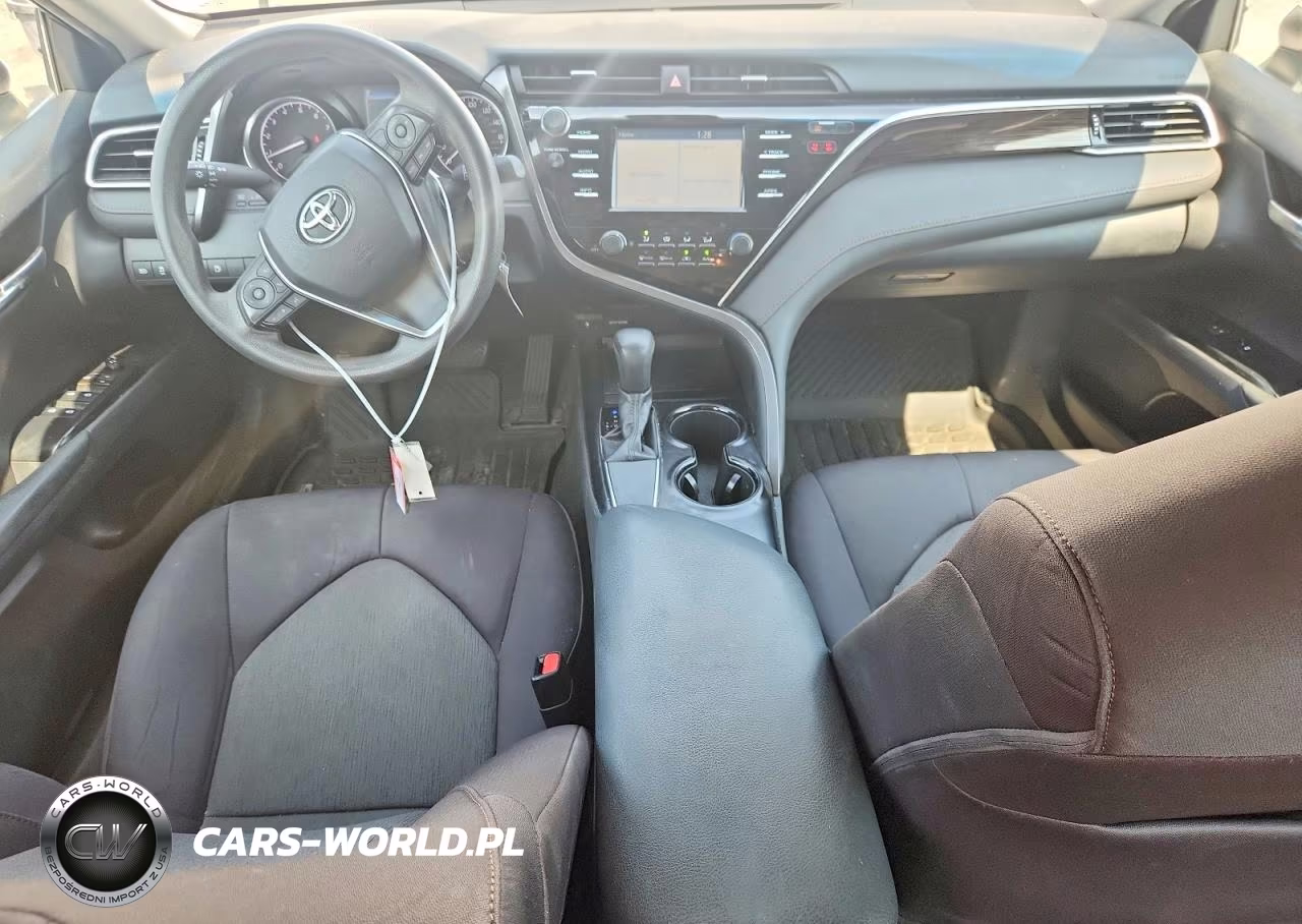 2018 Toyota Camry Le VIN:4T1B11HK2JU042421 - 8