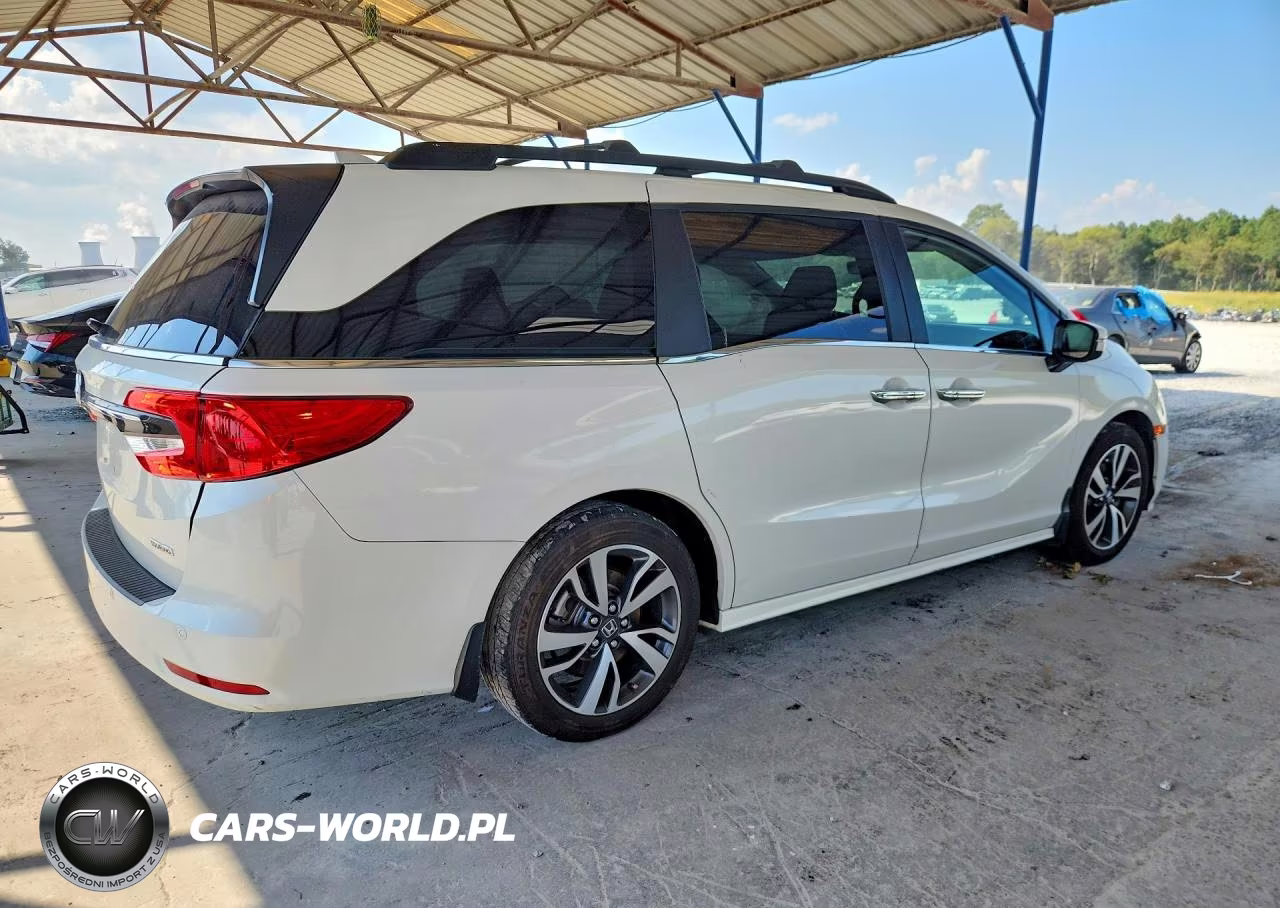 2023 Honda Odyssey Touring VIN:5FNRL6H88PB019810 - 3