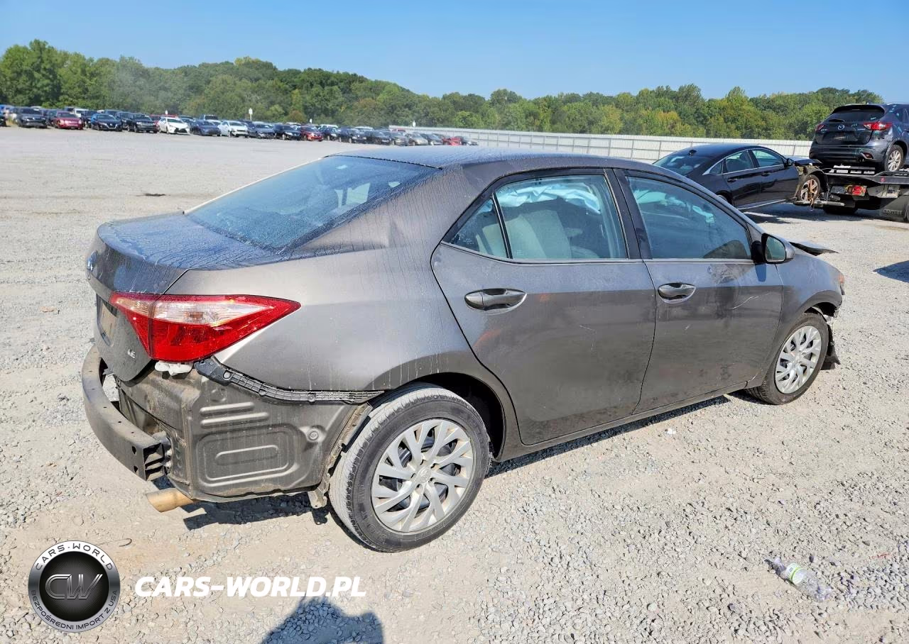2017 Toyota Corolla Le VIN:2T1BURHE7HC903734 - 3
