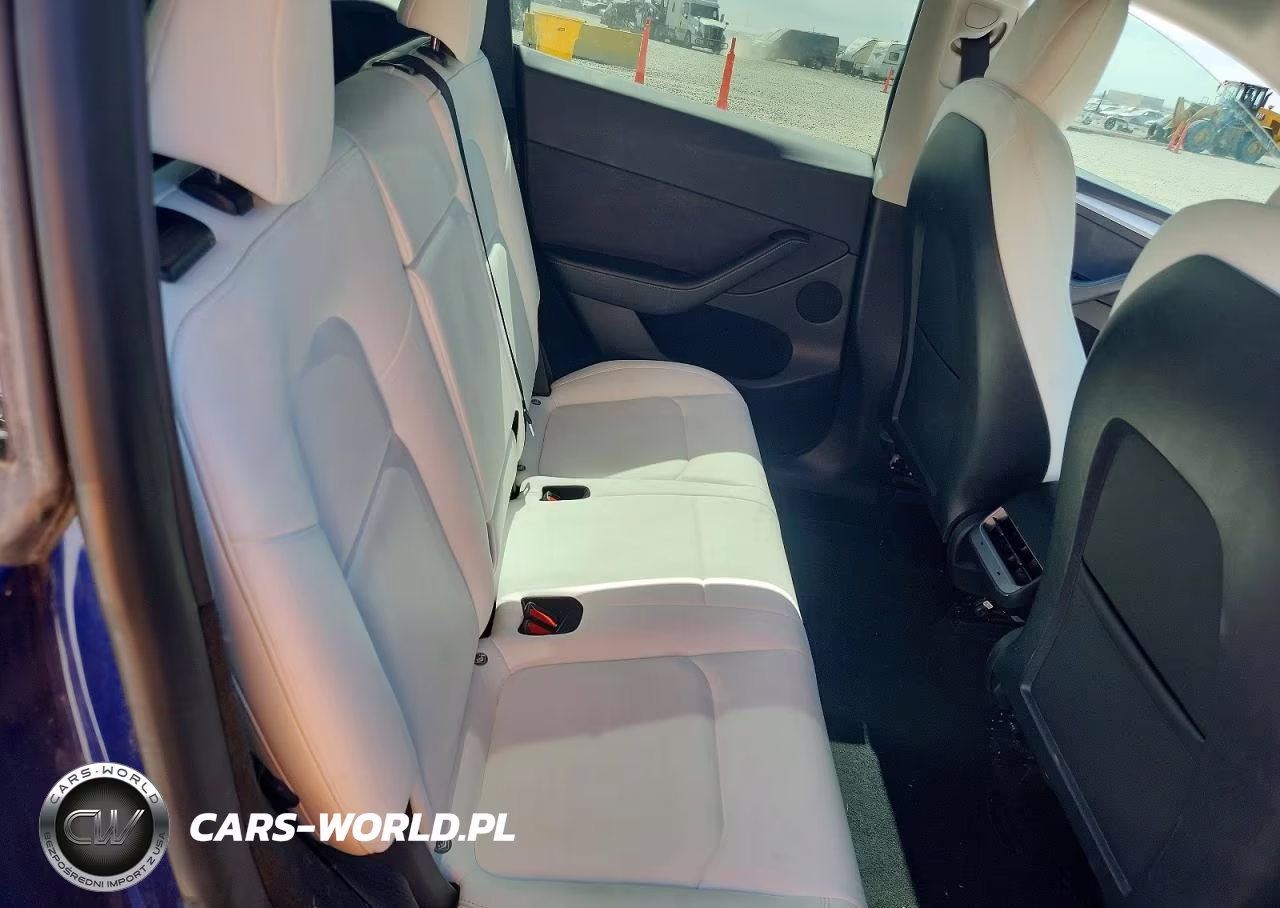 2023 Tesla Model Y VIN:7SAYGDEE3PF639255 - 11
