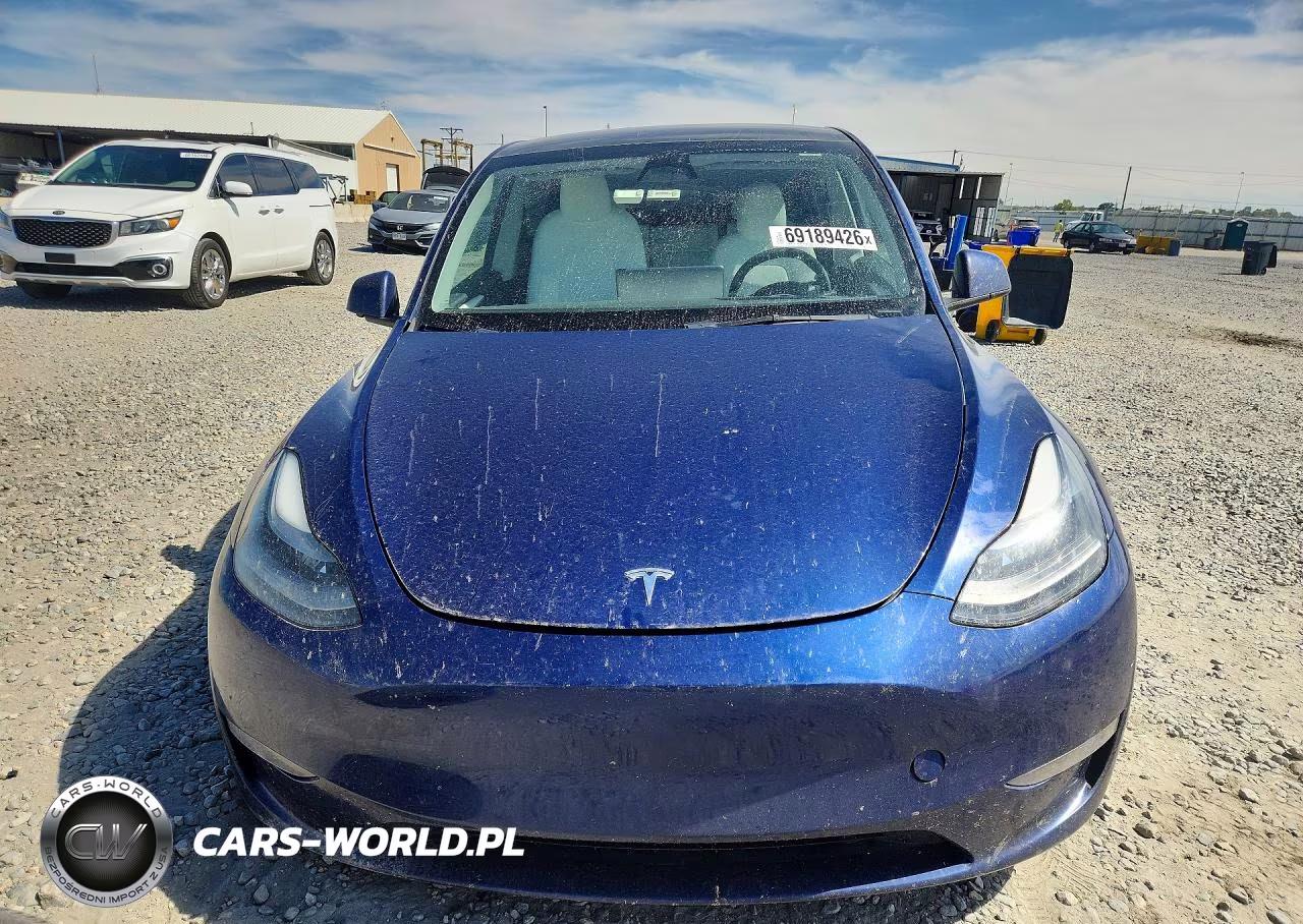 2023 Tesla Model Y VIN:7SAYGDEE3PF639255 - 5