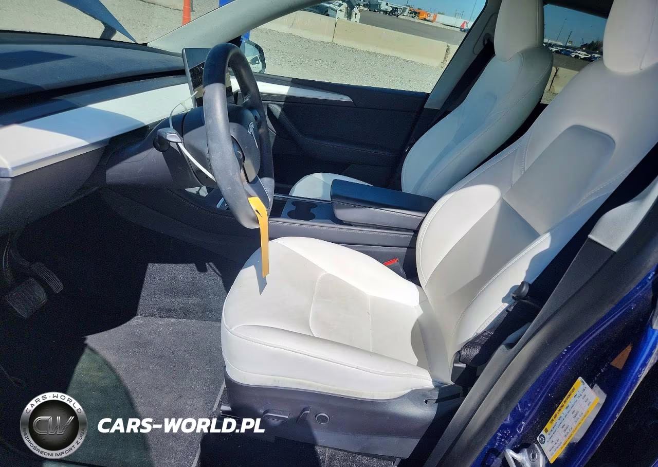 2023 Tesla Model Y VIN:7SAYGDEE3PF639255 - 7