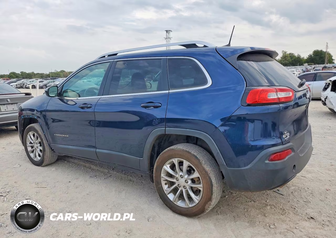 2018 Jeep Cherokee Latitude VIN:1C4PJLCB1JD566611 - 2