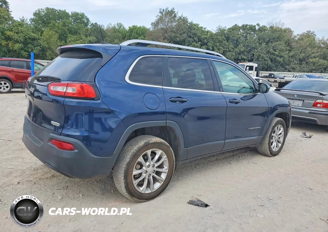 2018 Jeep Cherokee Latitude VIN:1C4PJLCB1JD566611 - 3