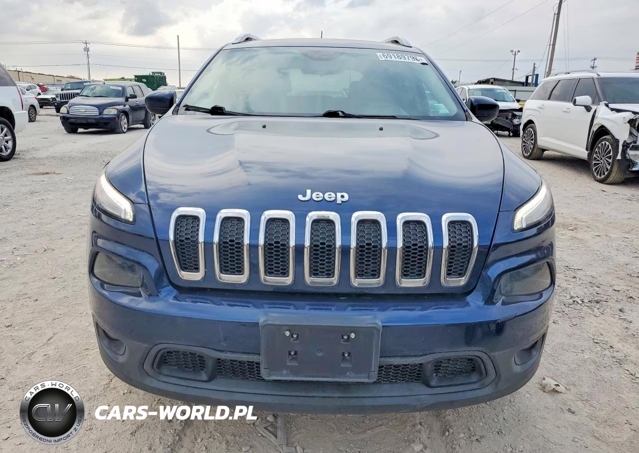2018 Jeep Cherokee Latitude VIN:1C4PJLCB1JD566611 - 5