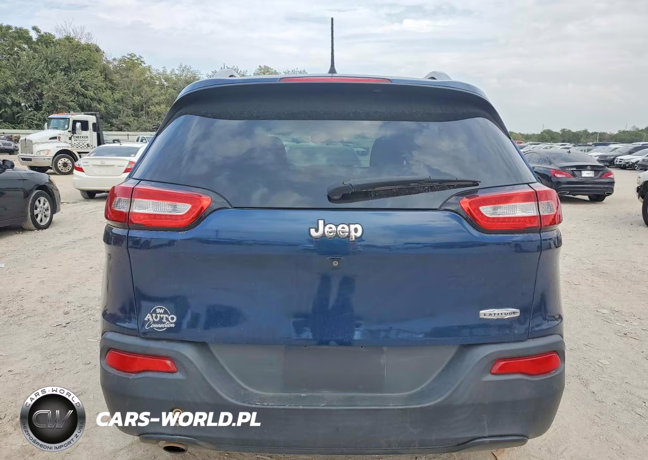 2018 Jeep Cherokee Latitude VIN:1C4PJLCB1JD566611 - 6
