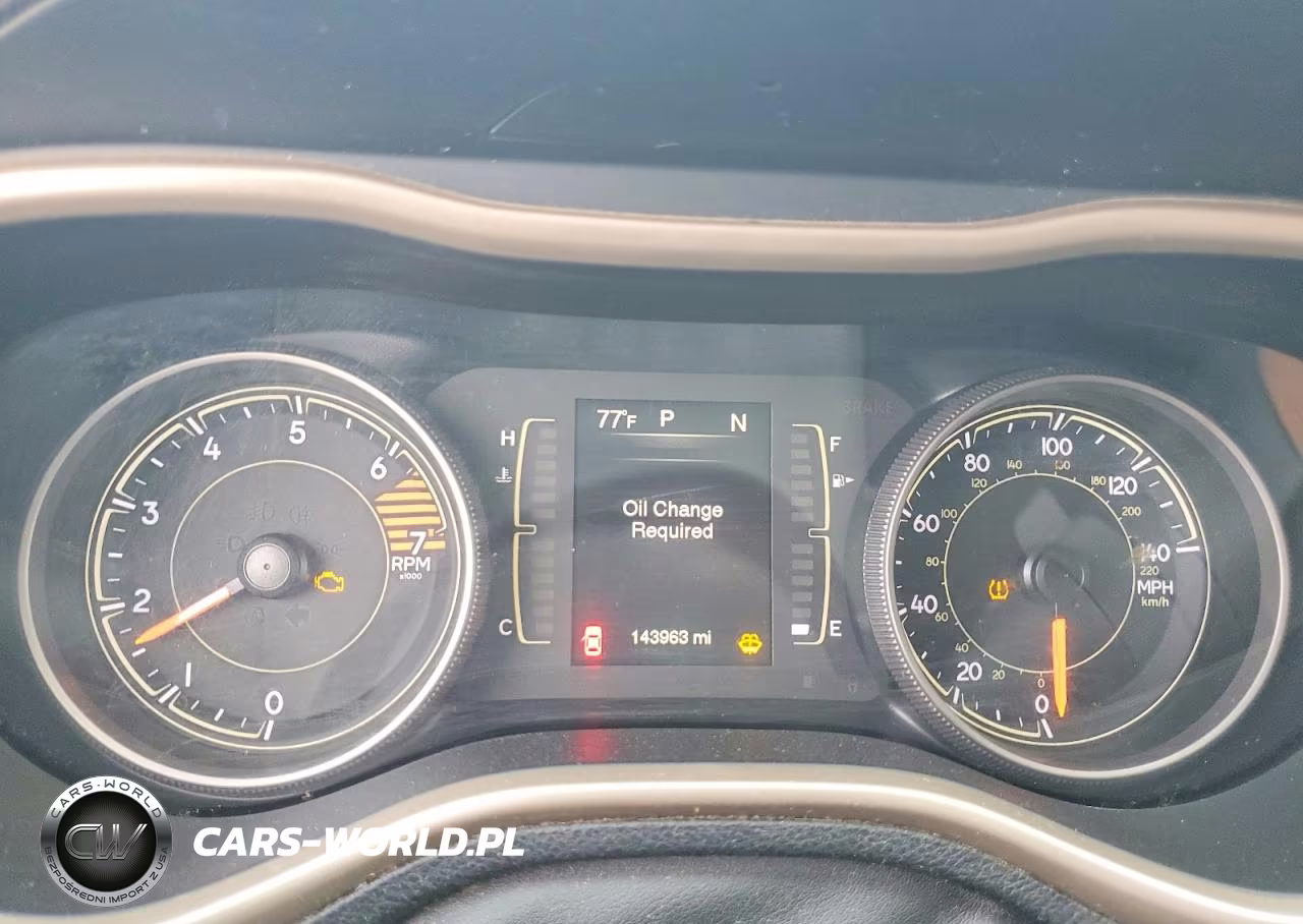 2018 Jeep Cherokee Latitude VIN:1C4PJLCB1JD566611 - 9