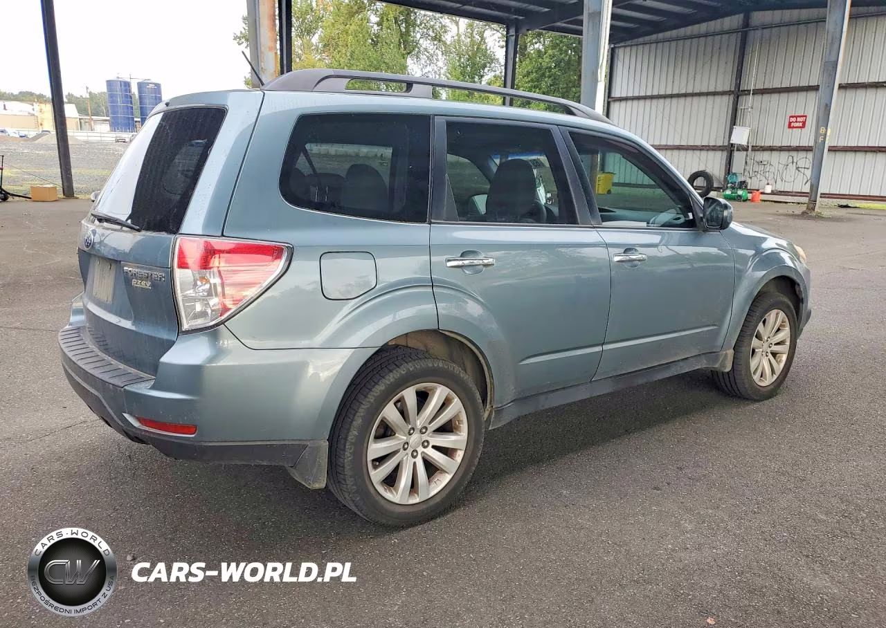 2011 Subaru Forester 2.5X Premium VIN:JF2SHADC5BH733968 - 3
