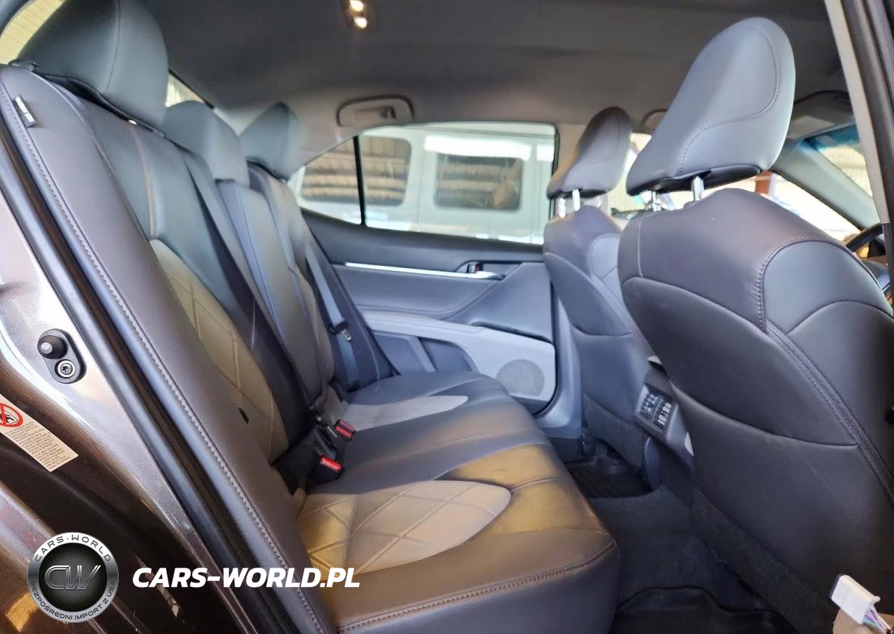2018 Toyota Camry Xle VIN:4T1B11HK9JU037006 - 10