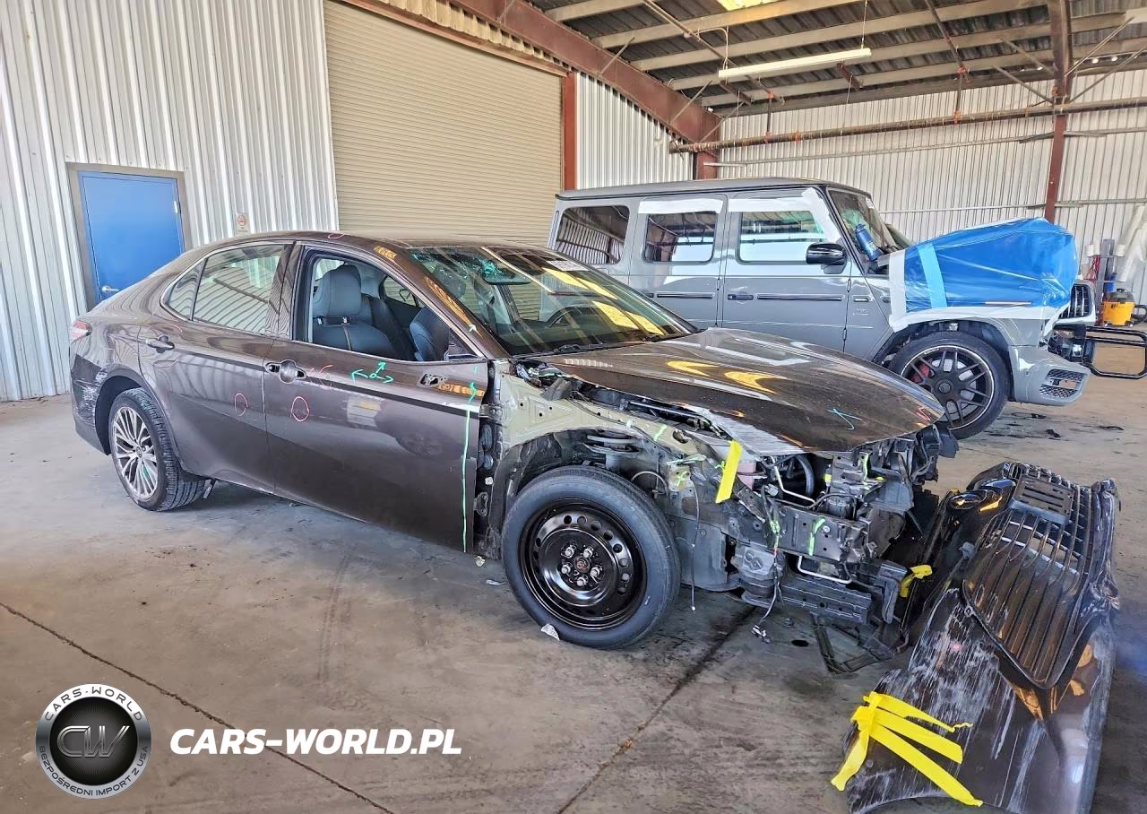 2018 Toyota Camry Xle VIN:4T1B11HK9JU037006 - 4