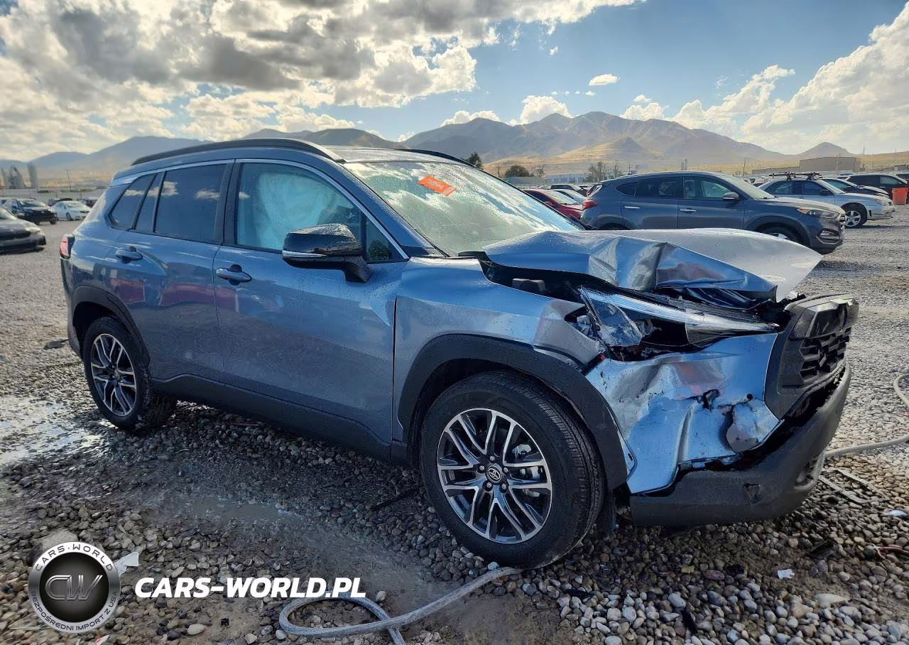 2026 Toyota Corolla Cross Xle VIN:7MUDAABG5TV149865 - 4