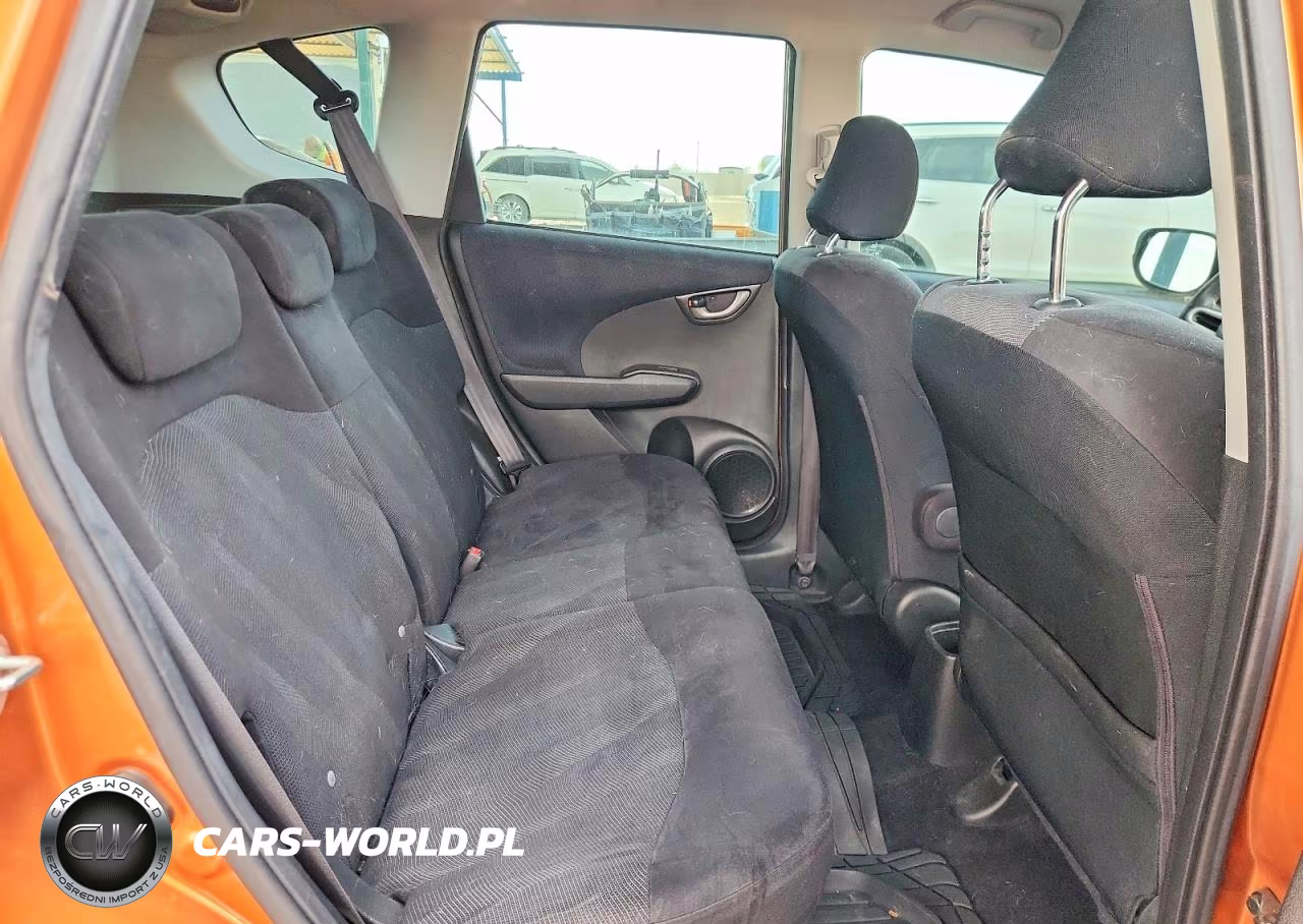 2010 Honda Fit Sport VIN:JHMGE8H48AS025500 - 10