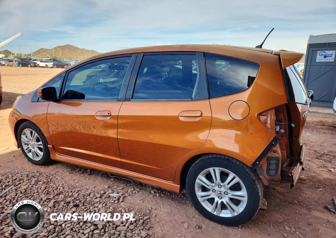 2010 Honda Fit Sport VIN:JHMGE8H48AS025500 - 2