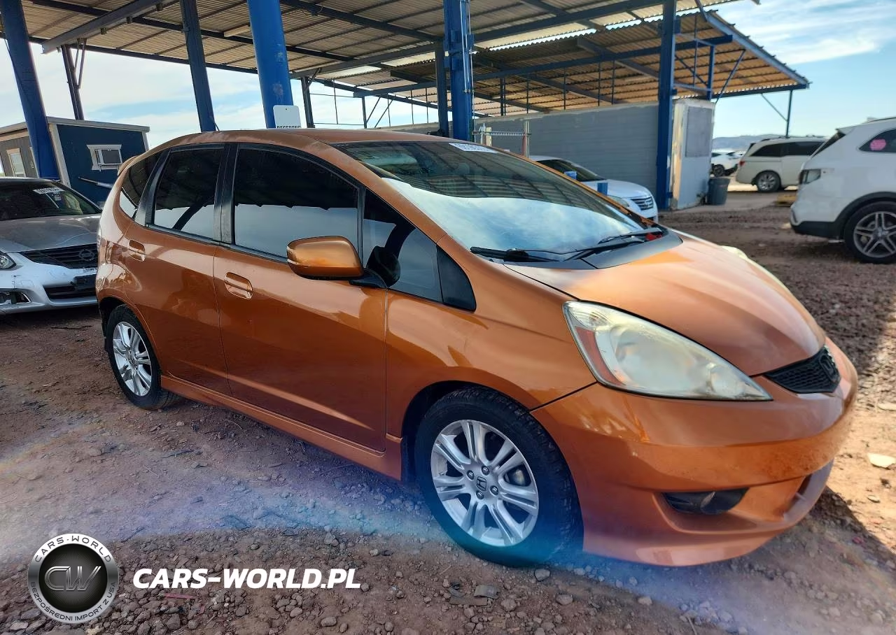 2010 Honda Fit Sport VIN:JHMGE8H48AS025500 - 4
