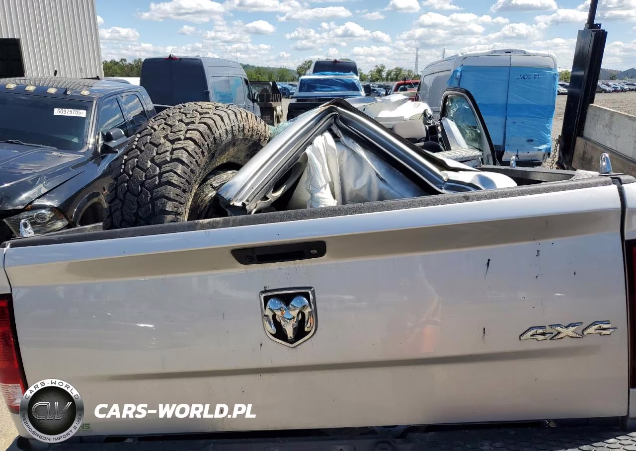 2018 Ram 3500 St VIN:3C63R3AJ8JG343428 - 10