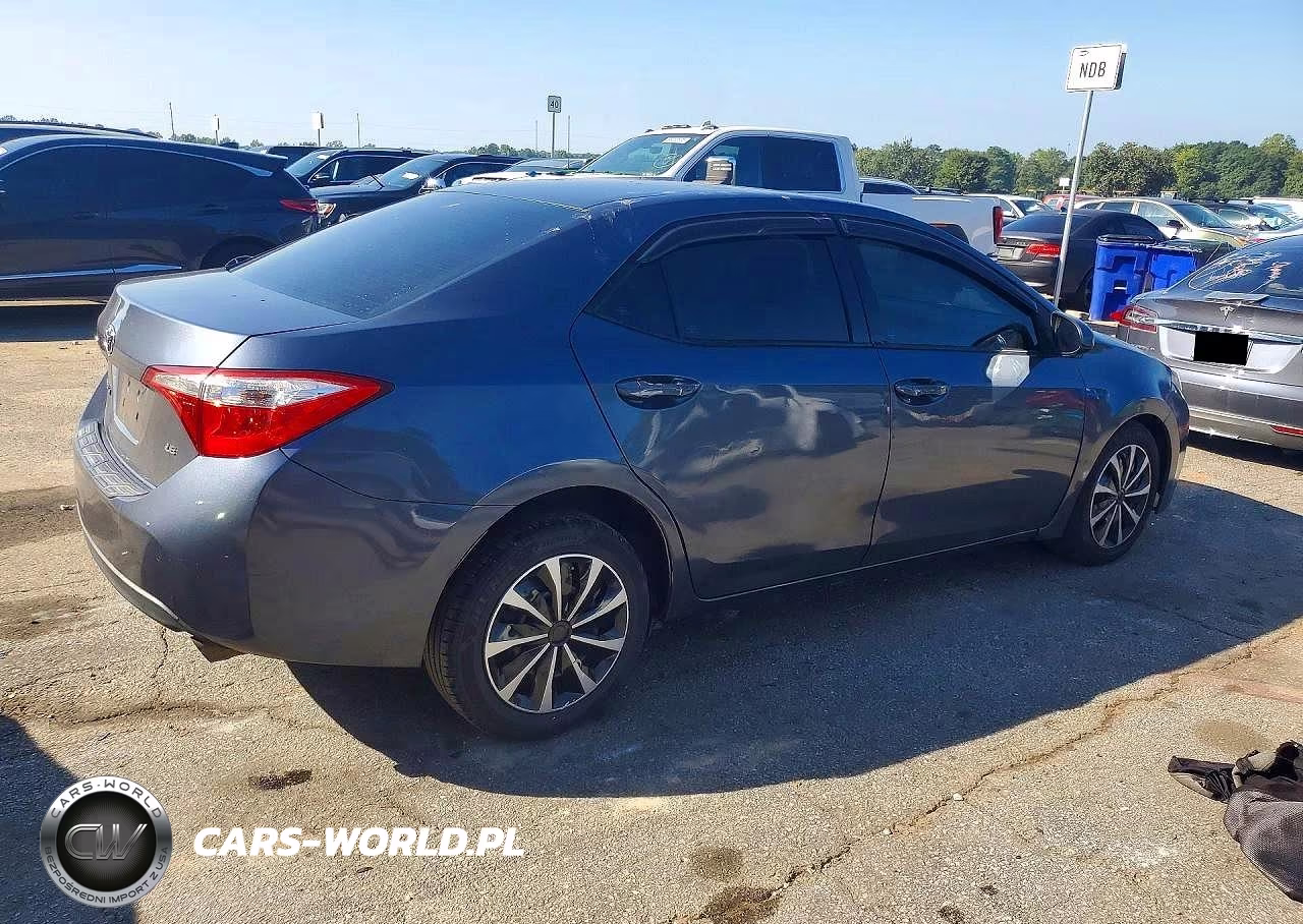 2015 Toyota Corolla Le VIN:2T1BURHE4FC420716 - 3