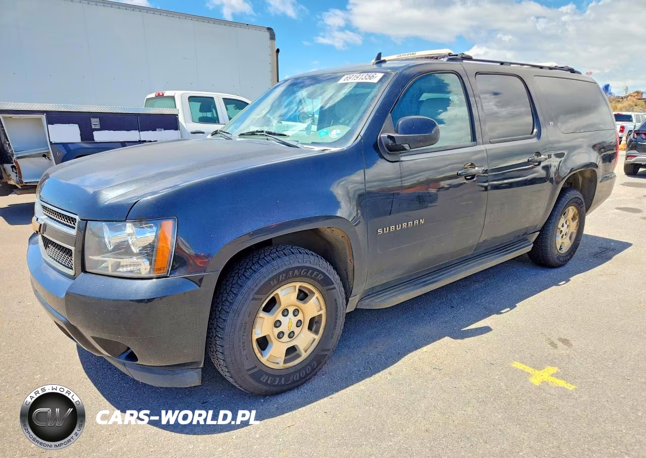 2011 Chevrolet Suburban K1500 Lt VIN:1GNSKJE36BR356213 - 1