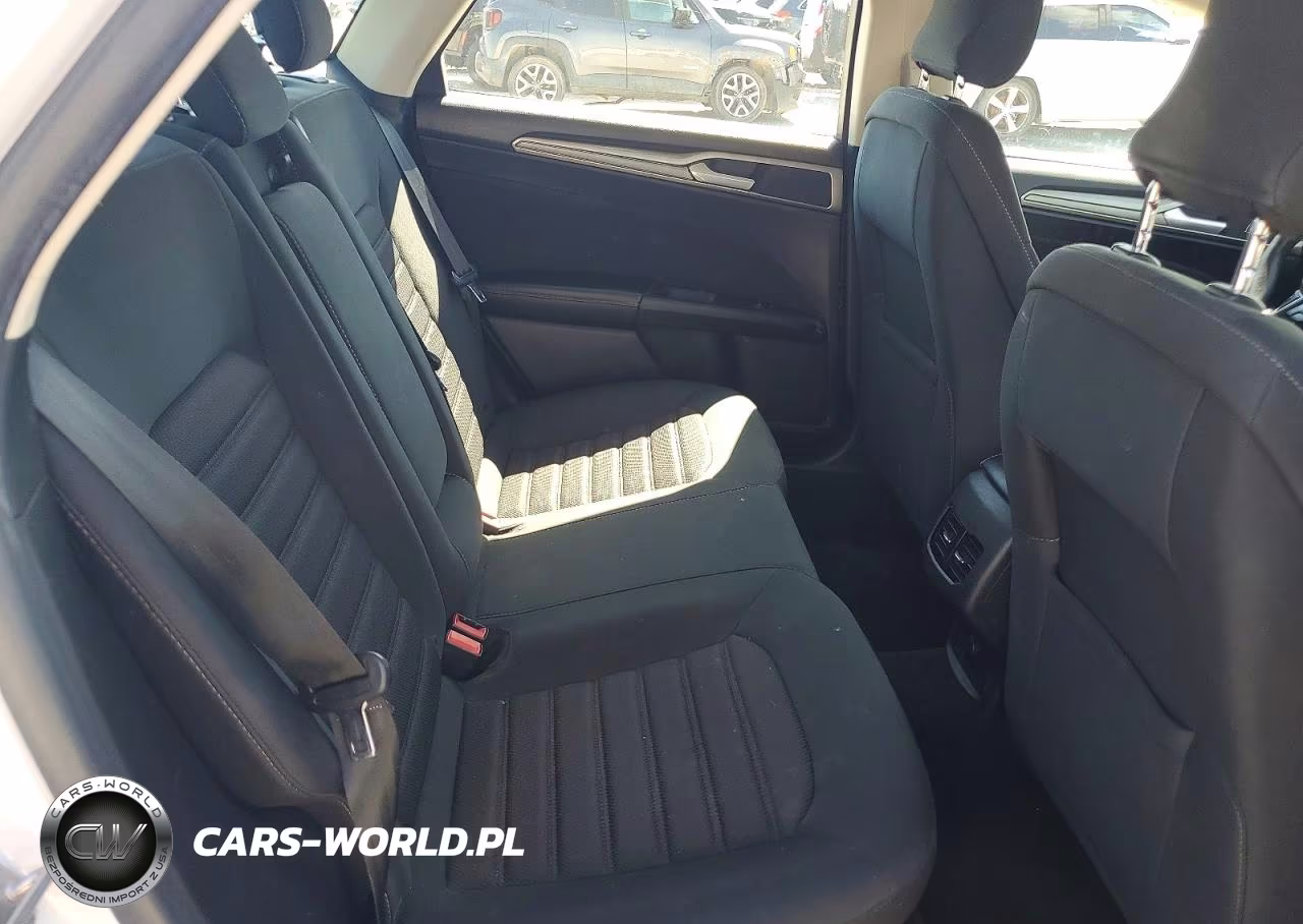 2019 Ford Fusion Se VIN:3FA6P0LU3KR240981 - 10