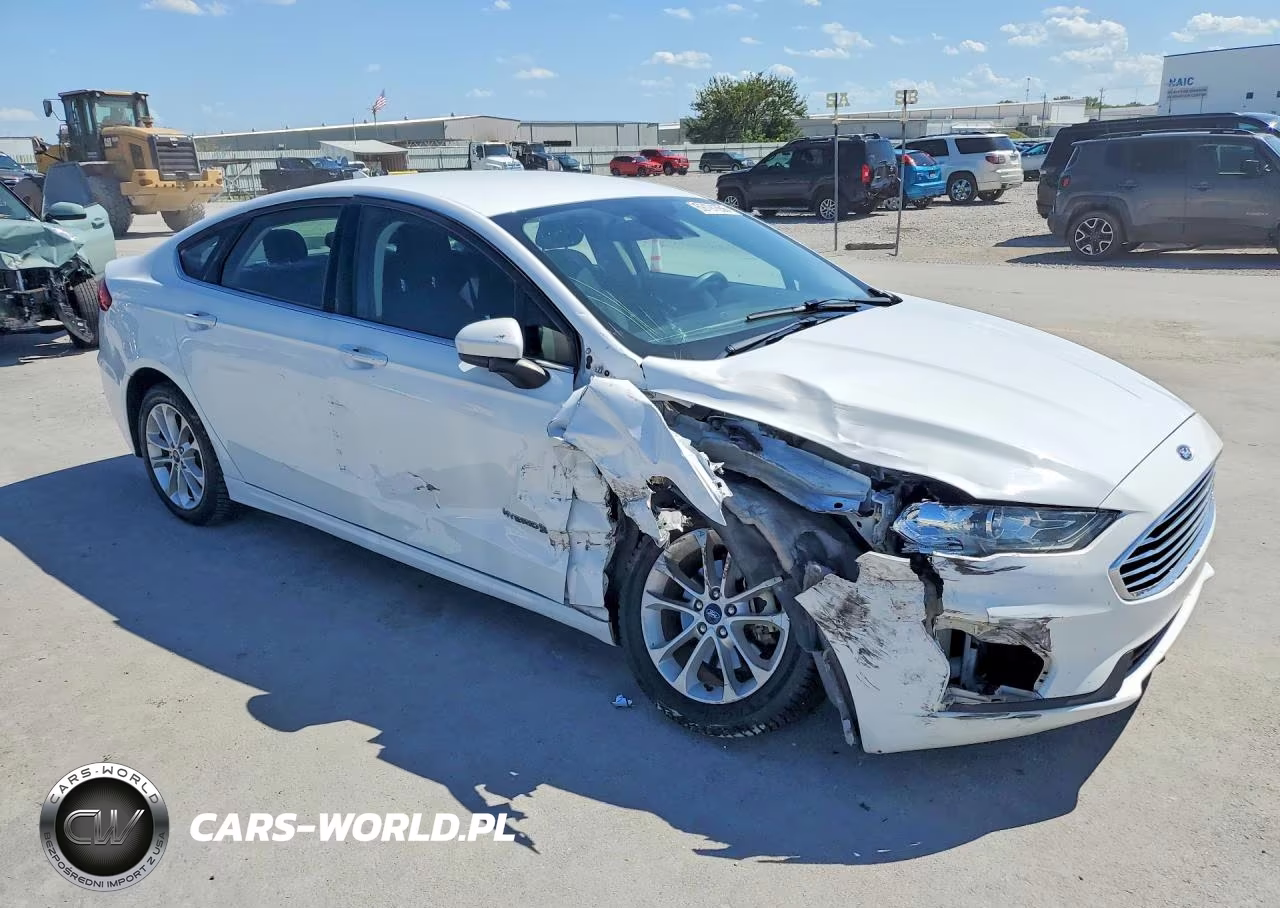 2019 Ford Fusion Se VIN:3FA6P0LU3KR240981 - 4