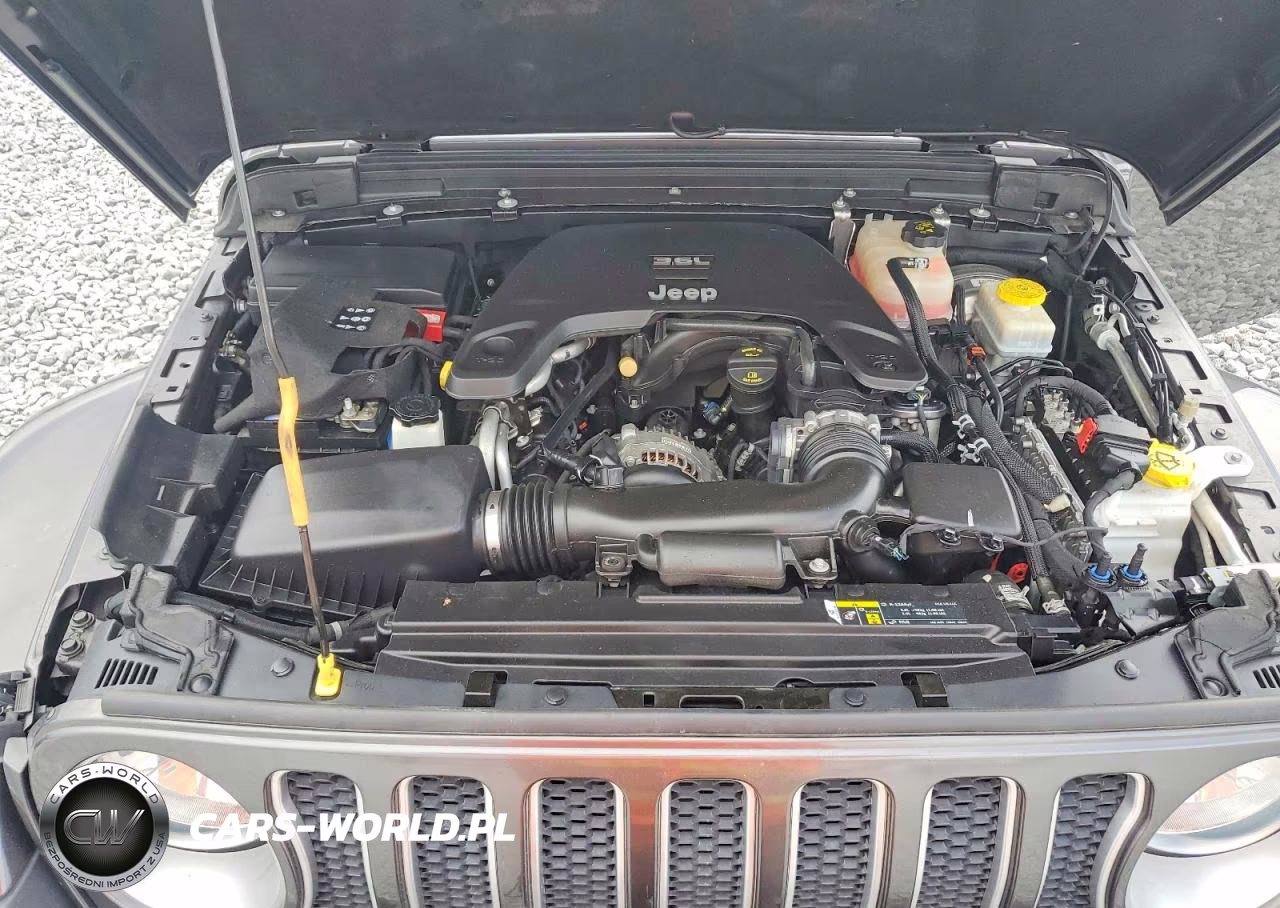 2018 Jeep Wrangler Unlimited Sahara VIN:1C4HJXEG9JW311018 - 11