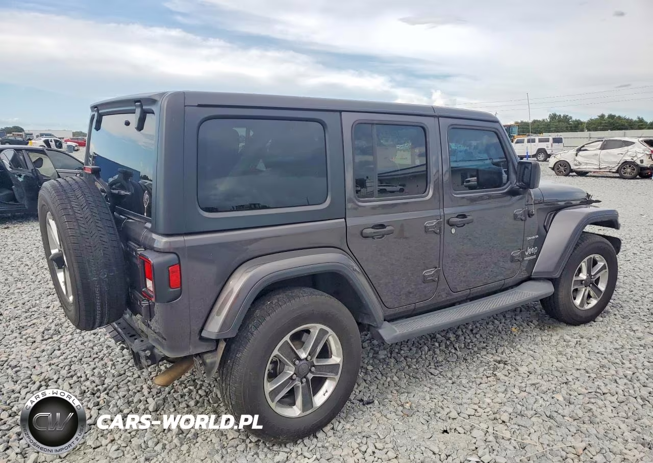 2018 Jeep Wrangler Unlimited Sahara VIN:1C4HJXEG9JW311018 - 3