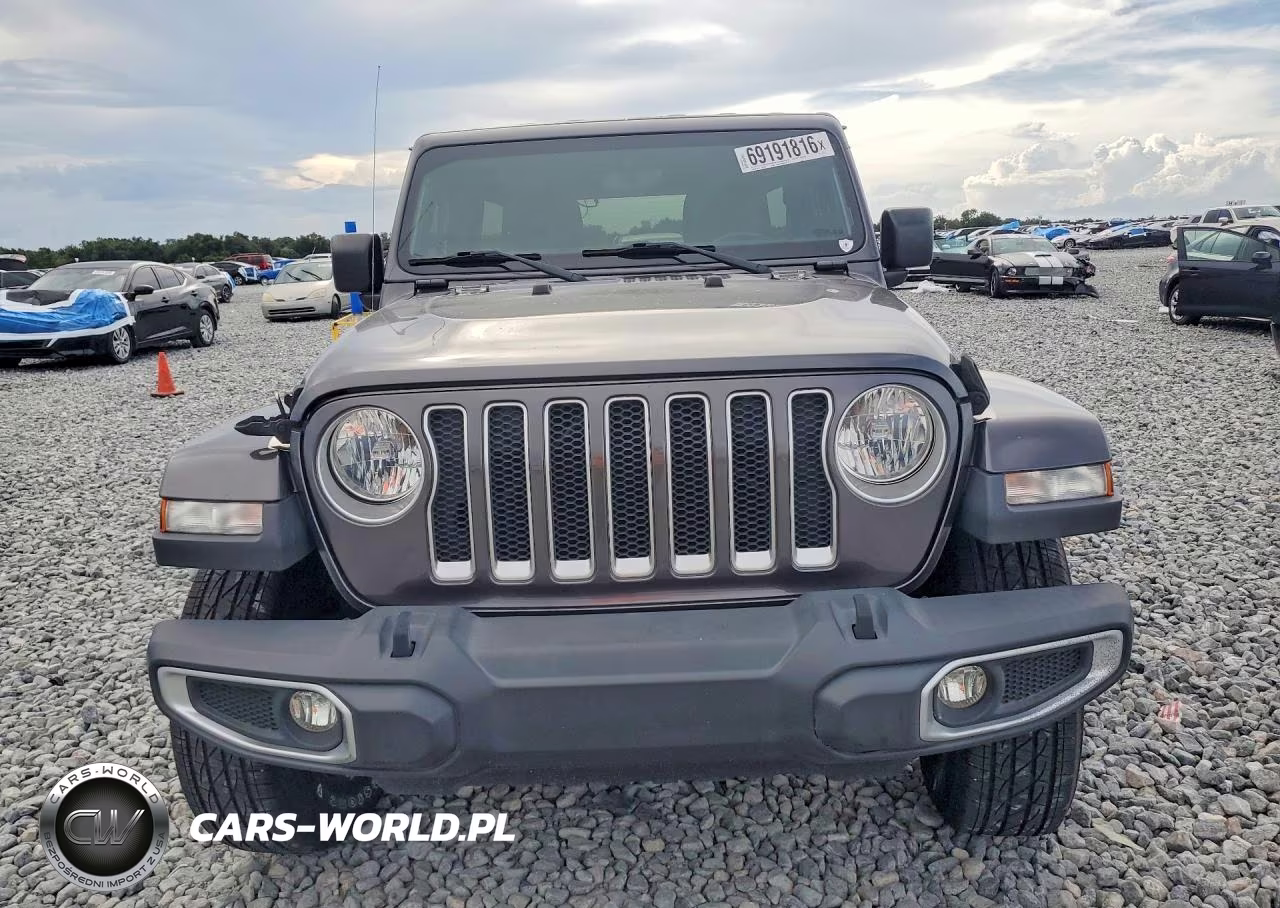 2018 Jeep Wrangler Unlimited Sahara VIN:1C4HJXEG9JW311018 - 5