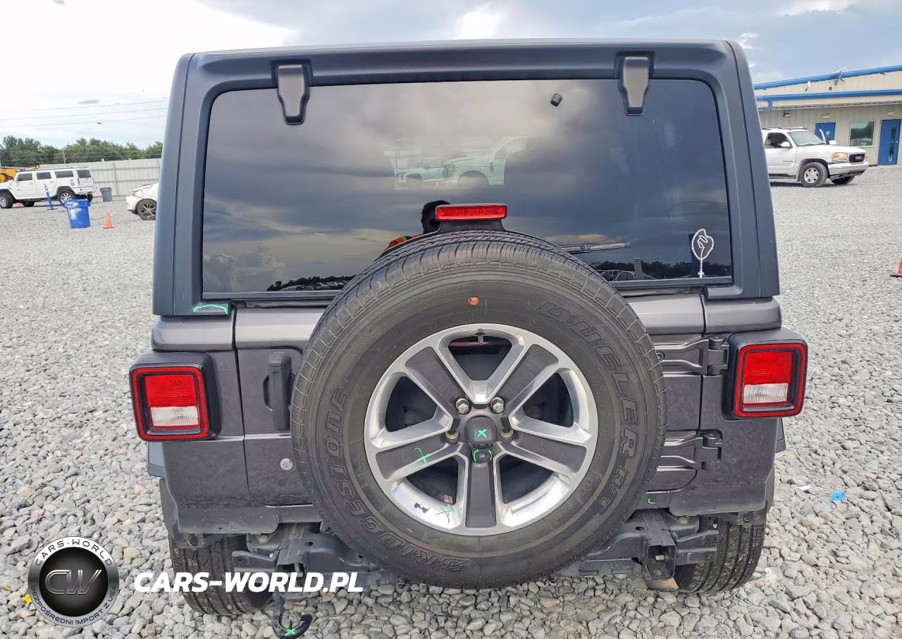 2018 Jeep Wrangler Unlimited Sahara VIN:1C4HJXEG9JW311018 - 6