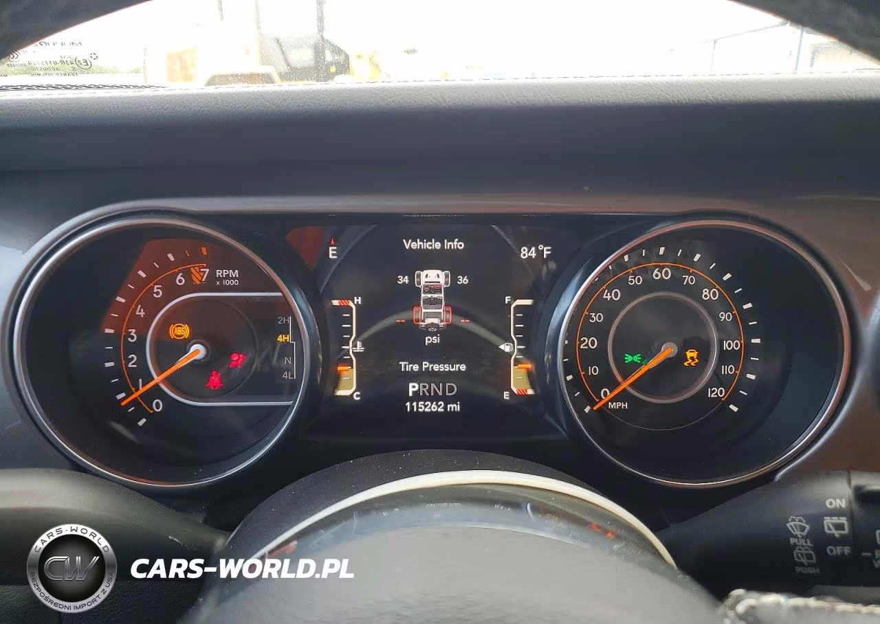 2018 Jeep Wrangler Unlimited Sahara VIN:1C4HJXEG9JW311018 - 9