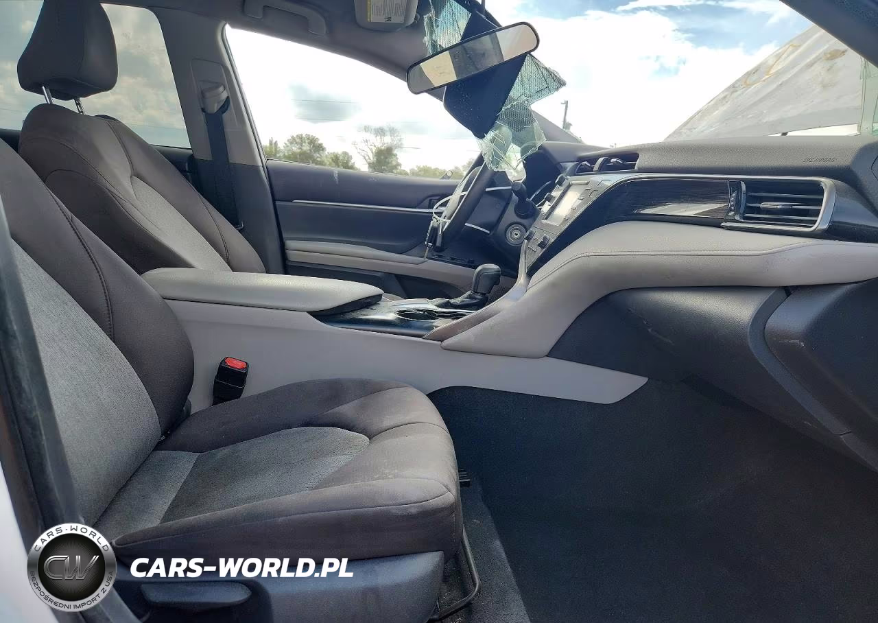 2019 Toyota Camry Le VIN:4T1B11HK1KU263736 - 7
