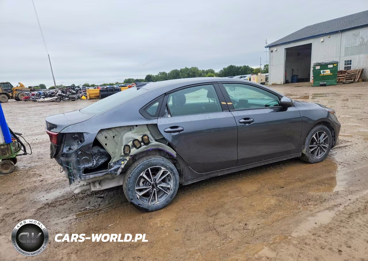 2024 Kia Forte Lxs VIN:3KPF24ADXRE748658 - 3