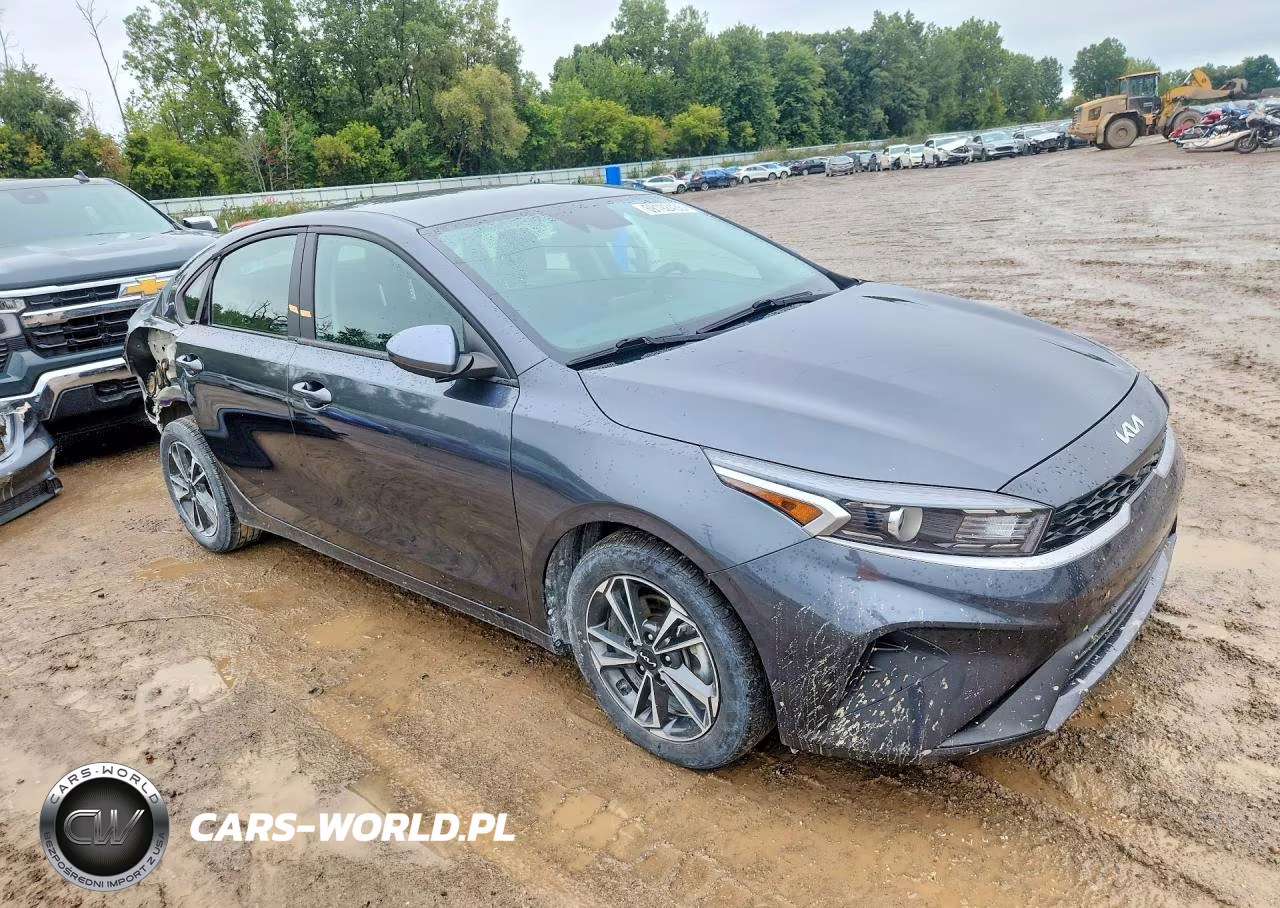 2024 Kia Forte Lxs VIN:3KPF24ADXRE748658 - 4