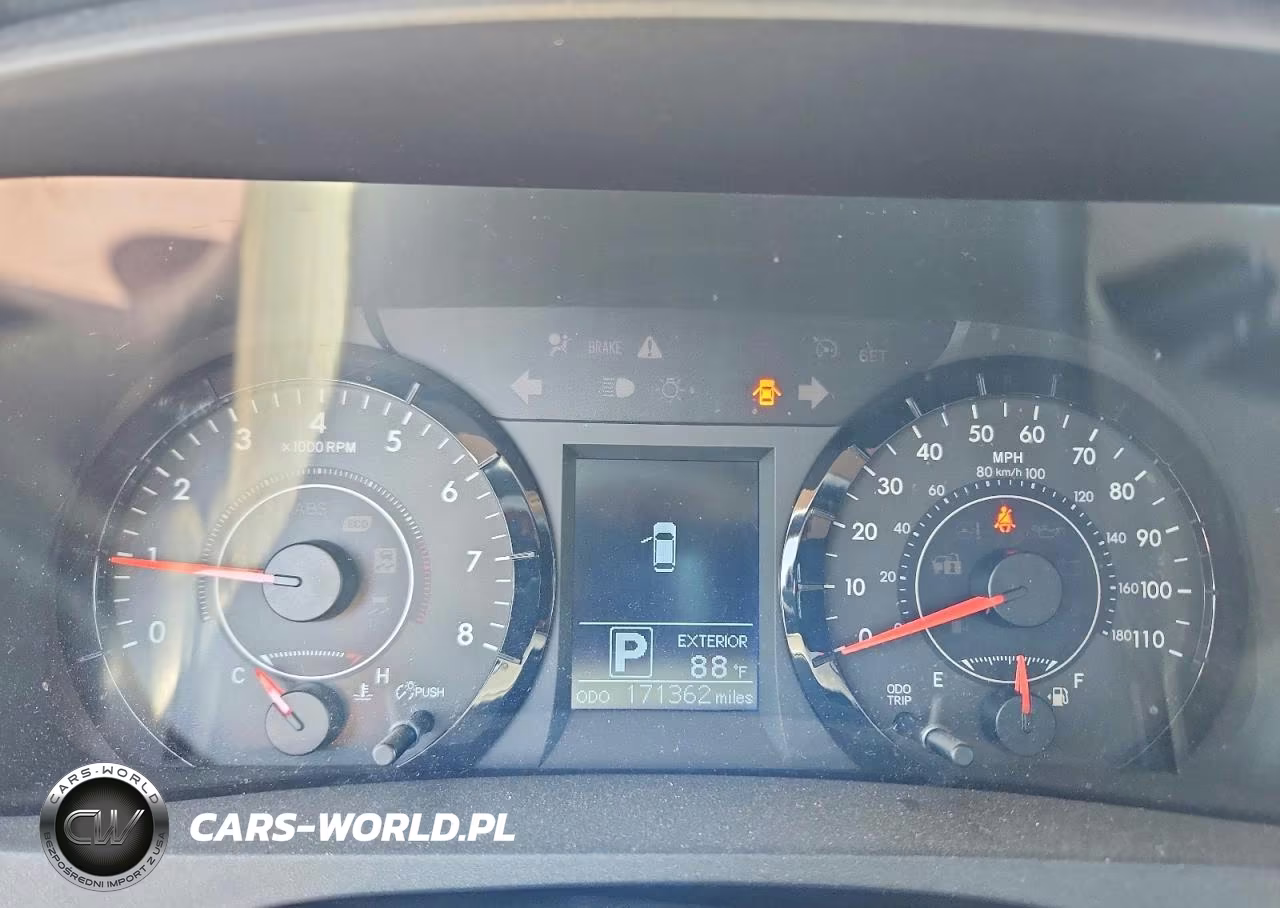 2015 Toyota Sienna L 7-Passenger VIN:5TDZK3DC5FS576342 - 9