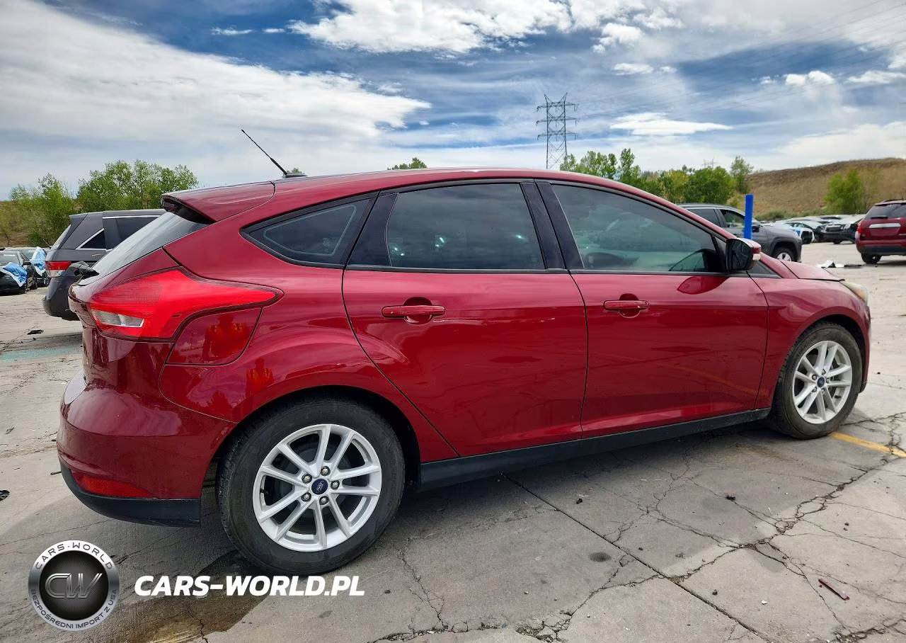 2016 Ford Focus Se VIN:1FADP3K24GL383629 - 3