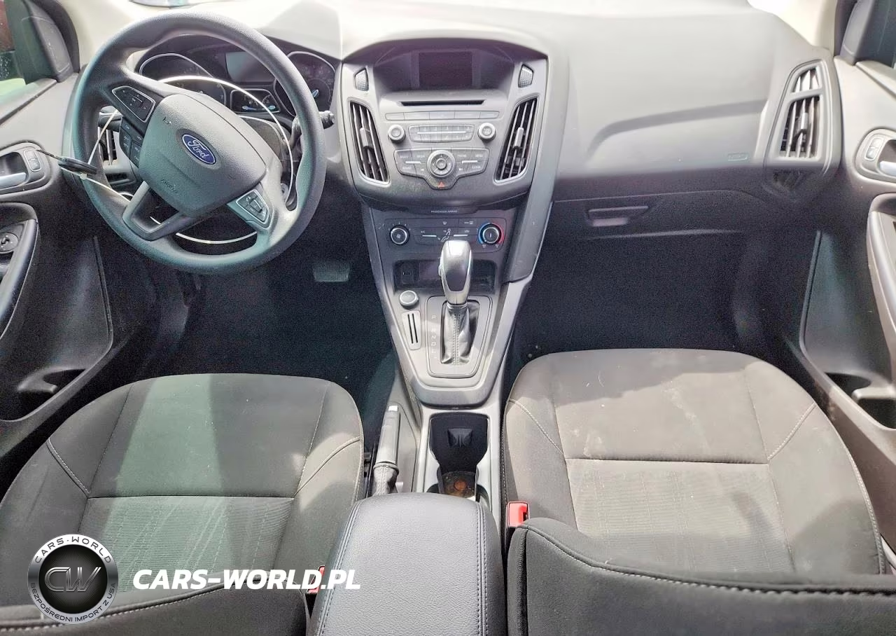 2016 Ford Focus Se VIN:1FADP3K24GL383629 - 8