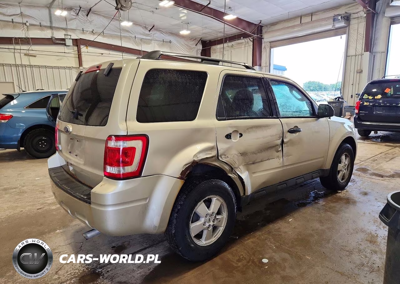 2010 Ford Escape Xlt VIN:1FMCU9D76AKA86347 - 3