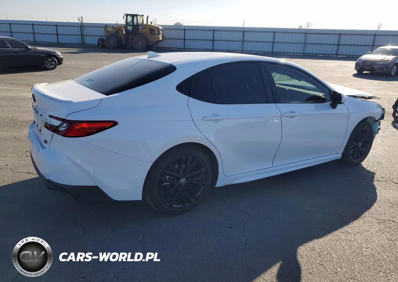 2026 Toyota Camry Se VIN:4T1DAACK8TU769226 - 3