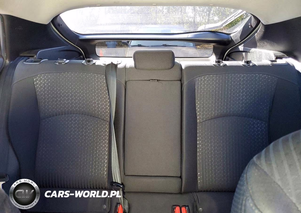 2018 Toyota Prius Three VIN:JTDKARFU3J3059967 - 10