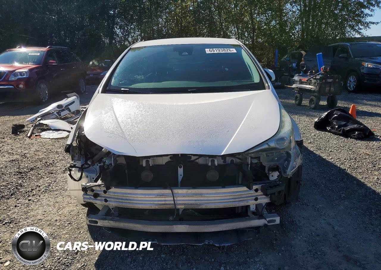 2018 Toyota Prius Three VIN:JTDKARFU3J3059967 - 5