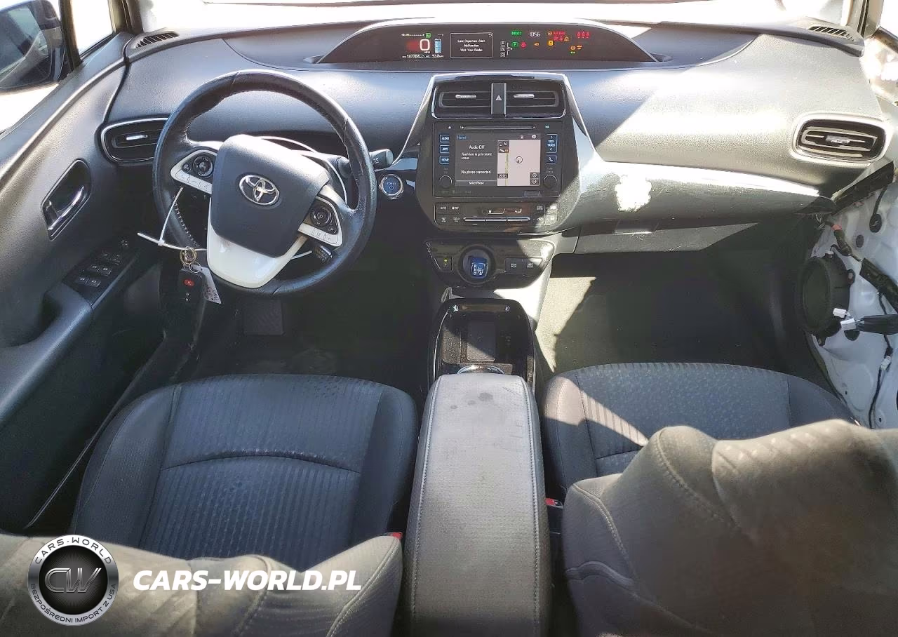 2018 Toyota Prius Three VIN:JTDKARFU3J3059967 - 8