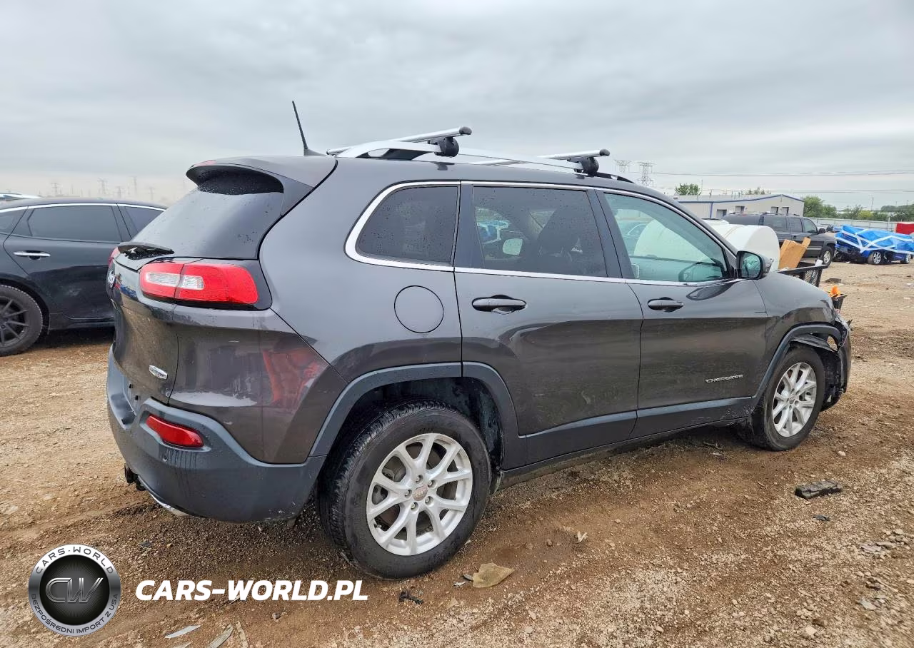 2016 Jeep Cherokee Latitude VIN:1C4PJLCS7GW275270 - 3
