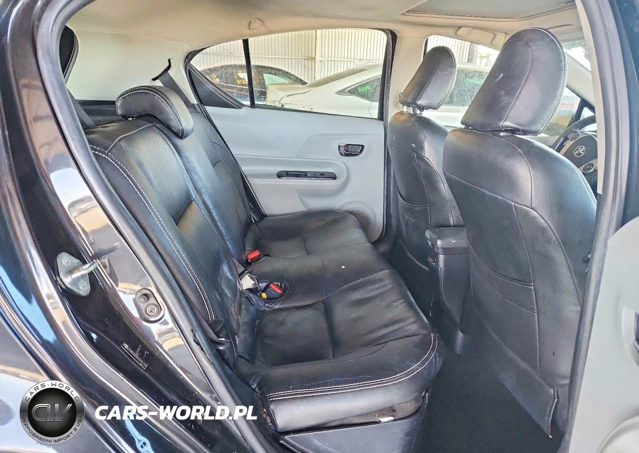 2012 Toyota Prius C Four VIN:JTDKDTB39C1031154 - 10